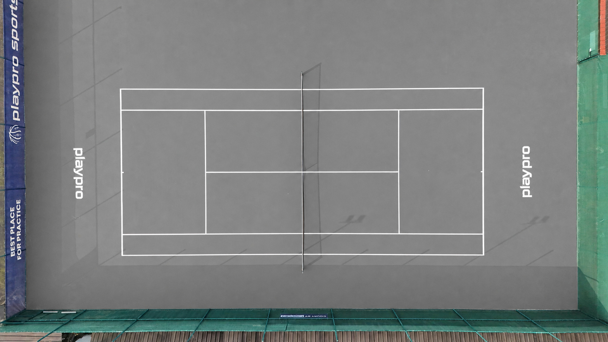 Lapangan tenis dilihat dari atas
